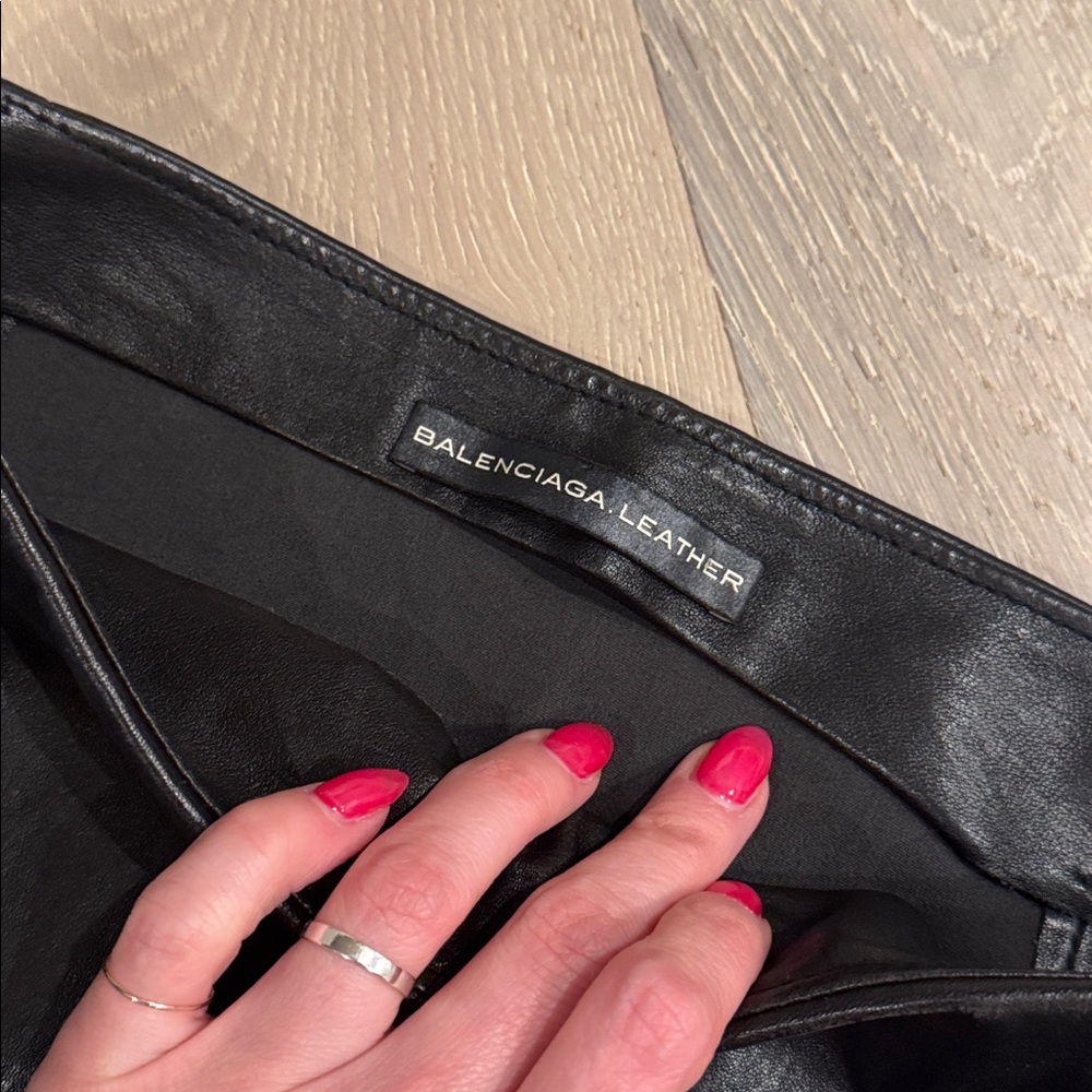 Vintage Balenciaga Black Leather Pencil Skirt Size 38 - Picture 7 of 14
